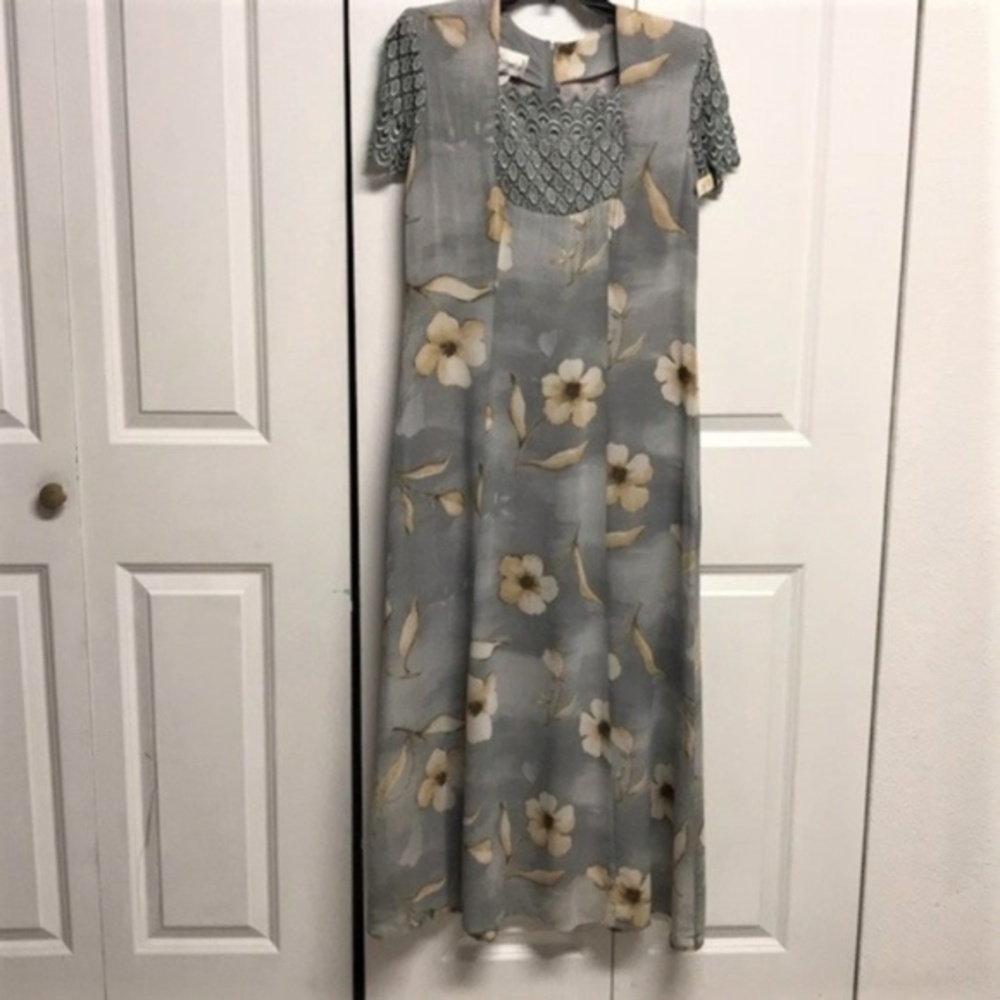 Vintage Carmin Gray Tan Floral Print Lace Trim Evening Gown Maxi Dress Size S